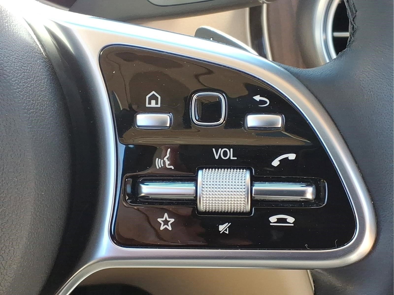 Used 2021 Mercedes-Benz GLC 300 4MATIC image 29