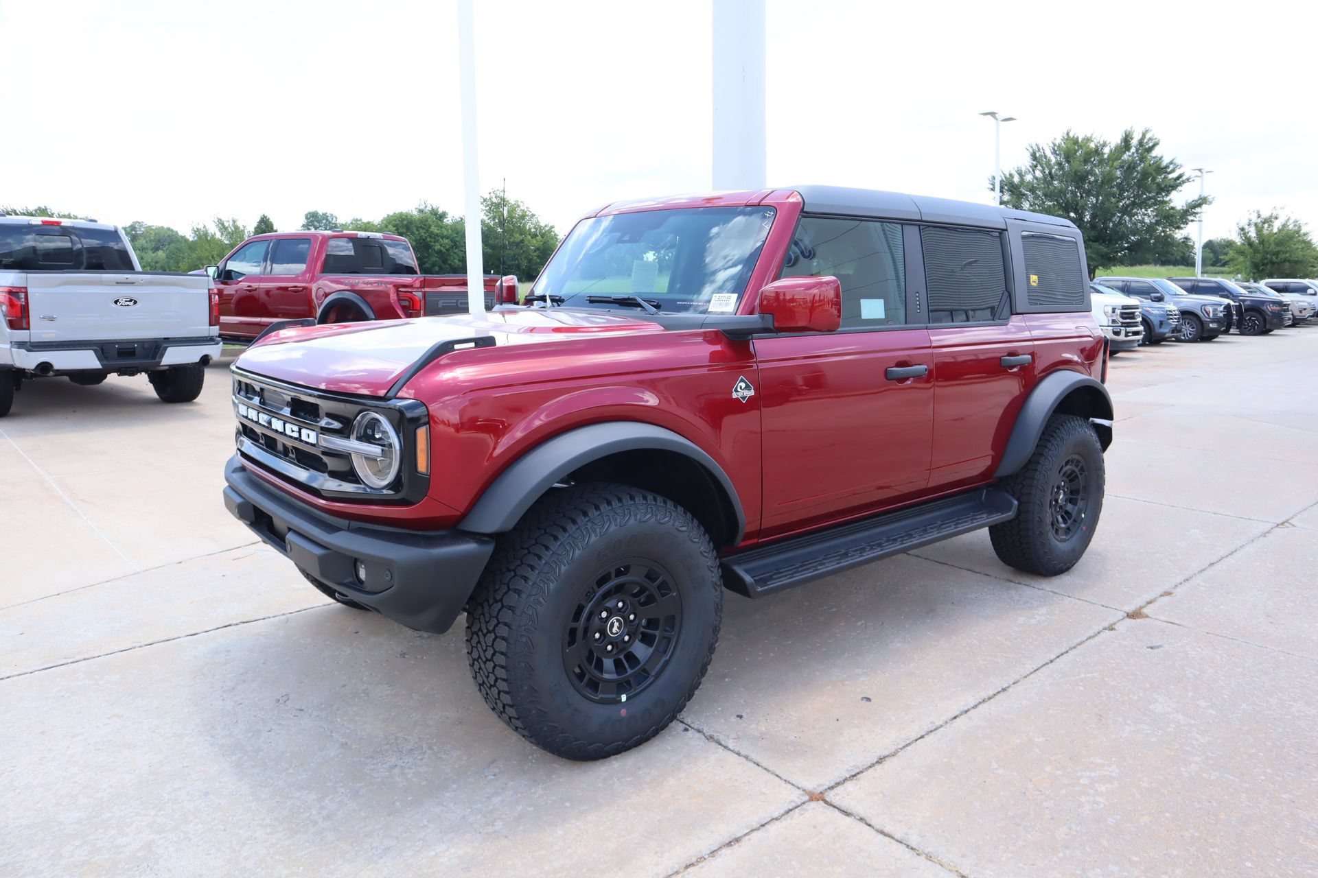 New 2026 Ford Bronco Outer Banks w/ Sasquatch Package AWD/4WD image 11