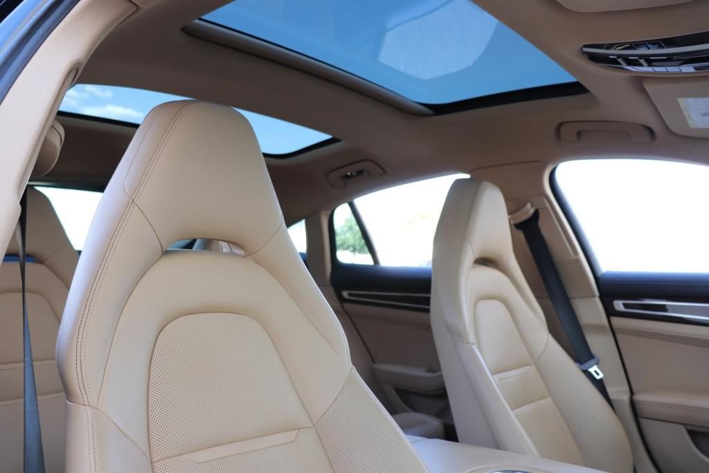 Used 2018 Porsche Panamera 4 image 60