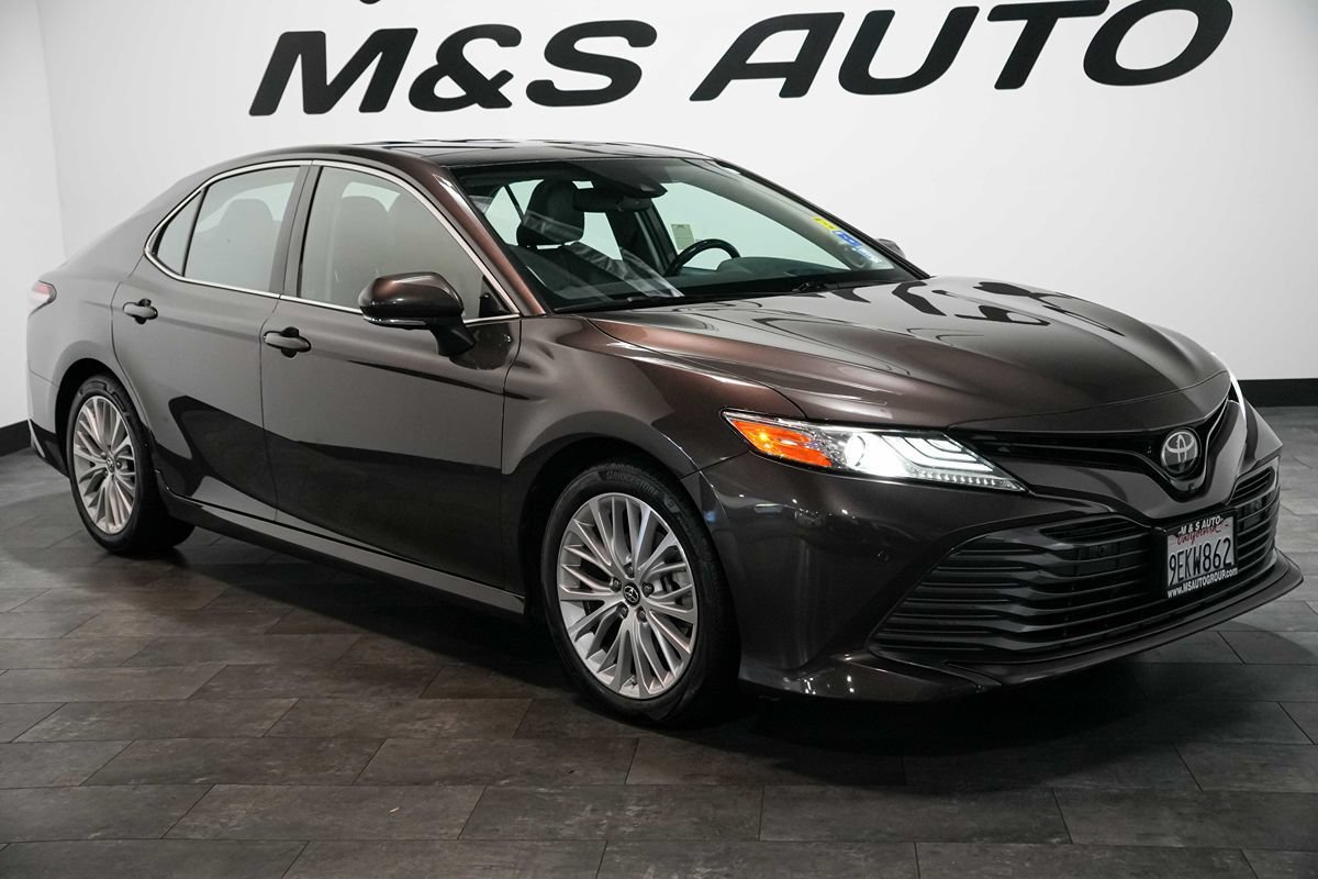 Used 2019 Toyota Camry XLE FWD image 7