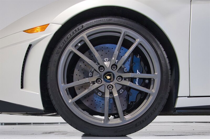 Used 2012 Lamborghini Gallardo LP 570-4 Performante AWD/4WD image 9