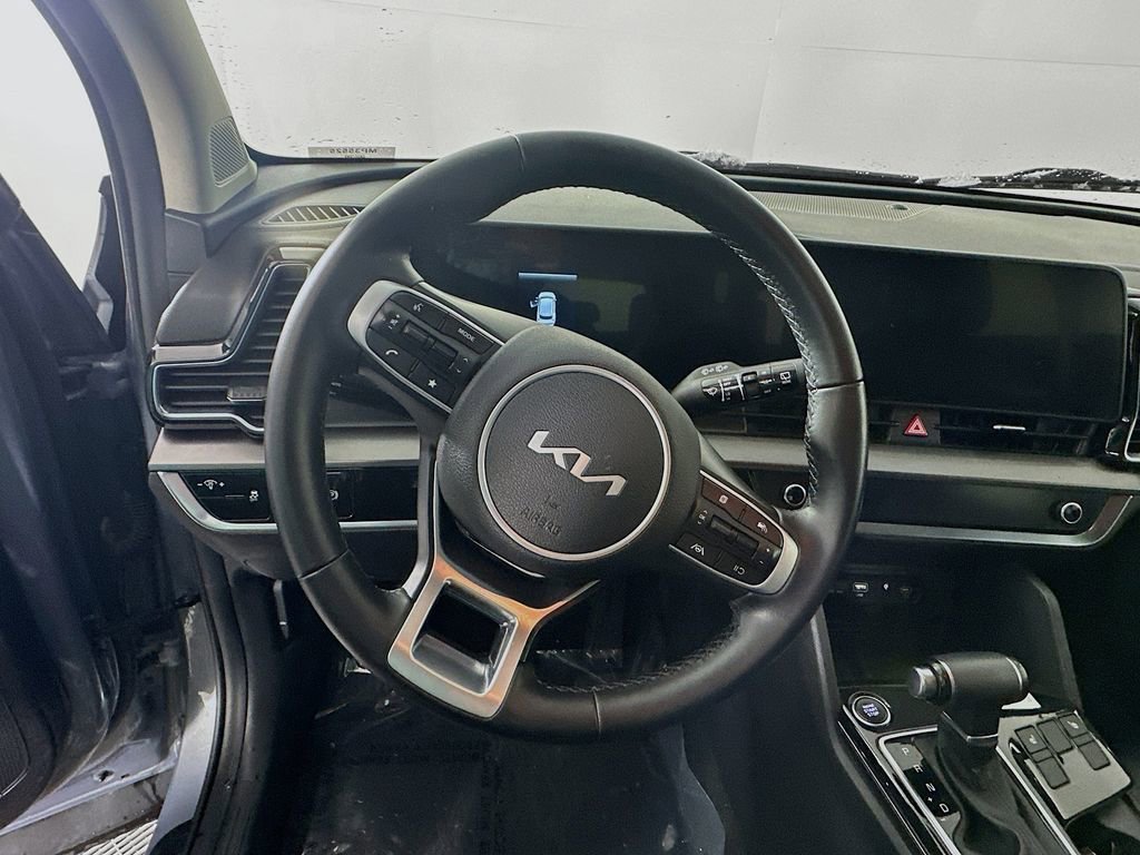 Used 2023 Kia Sportage EX image 16
