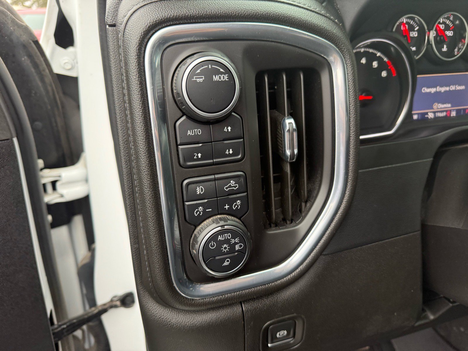 Used 2022 Chevrolet Silverado 2500 LTZ image 18