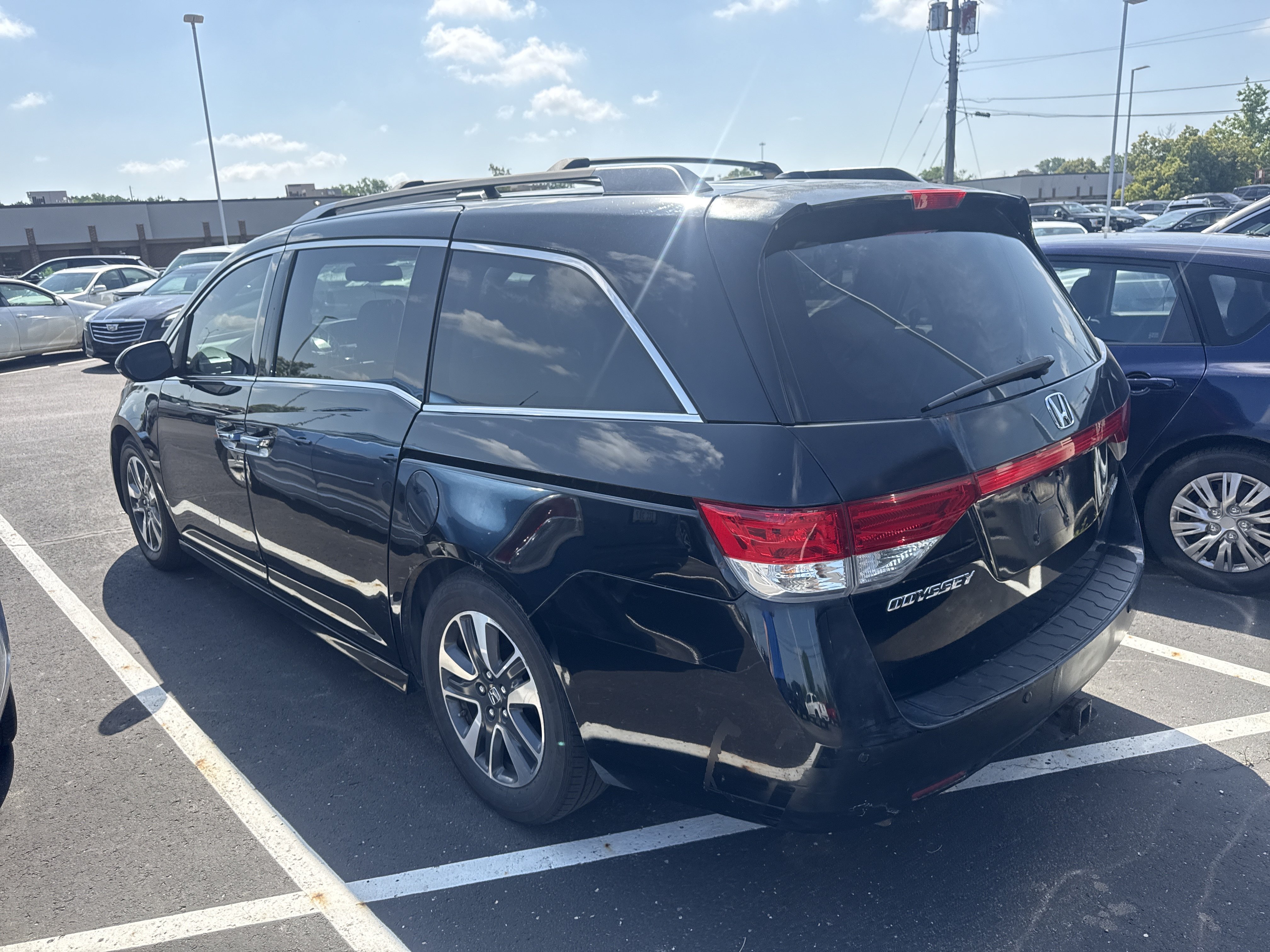 Used 2014 Honda Odyssey Touring image 3