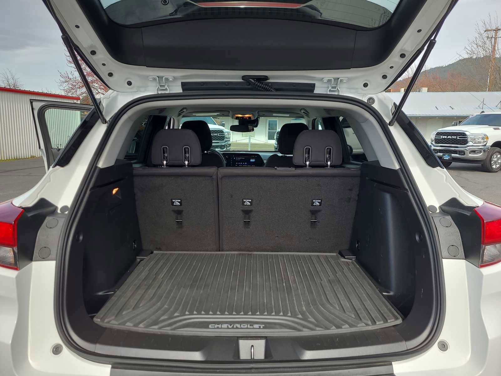 Used 2025 Chevrolet TrailBlazer LS w/ LS Convenience Package image 27