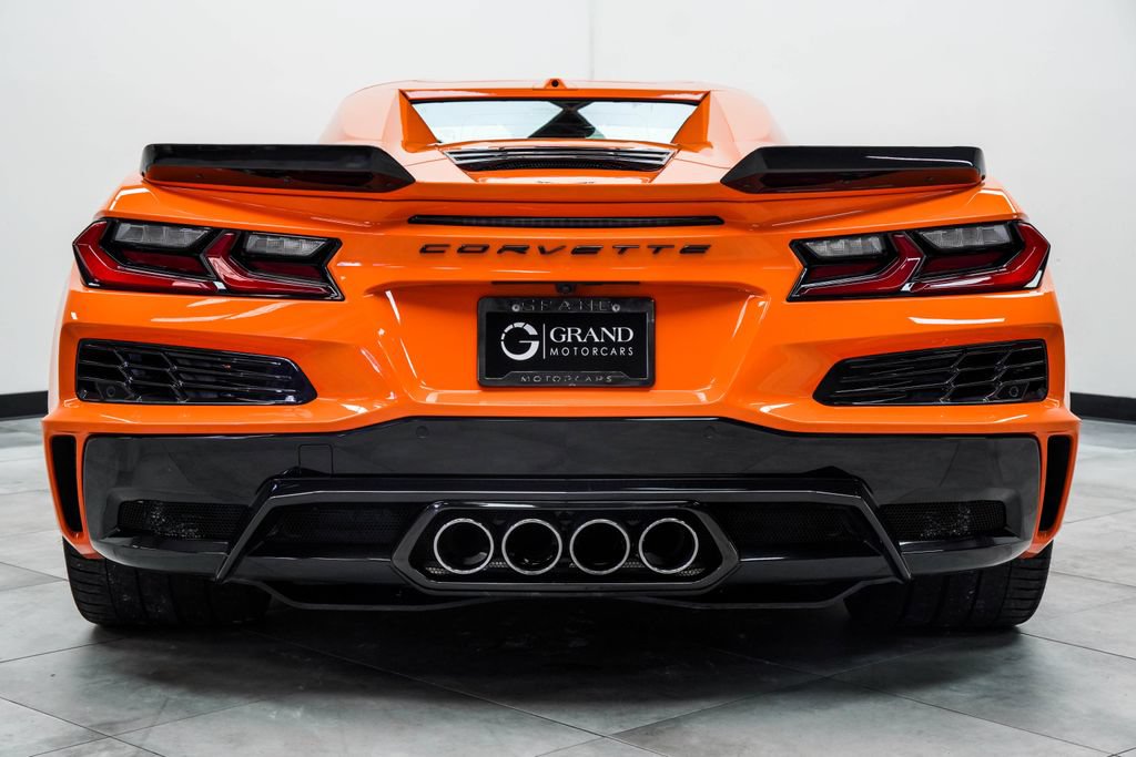 Used 2024 Chevrolet Corvette Z06 RWD image 11