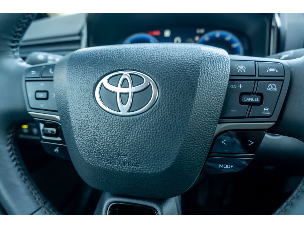 Used 2026 Toyota Camry XLE FWD image 29