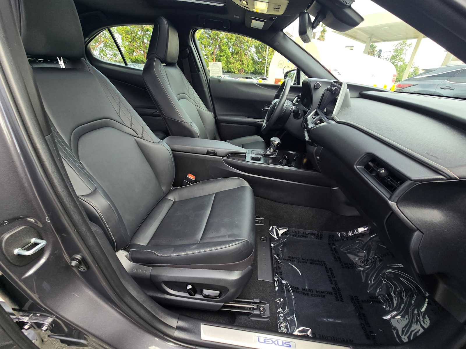 Certified 2024 Lexus UX 250h FWD image 11