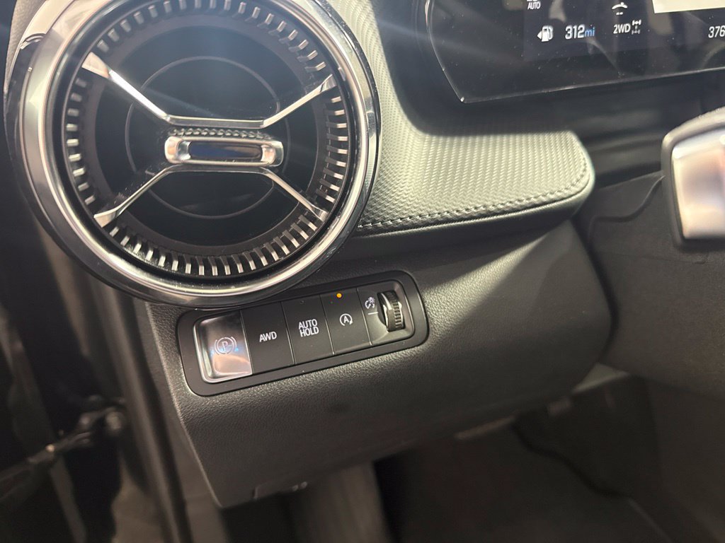 Used 2025 Chevrolet Equinox LT AWD/4WD image 19