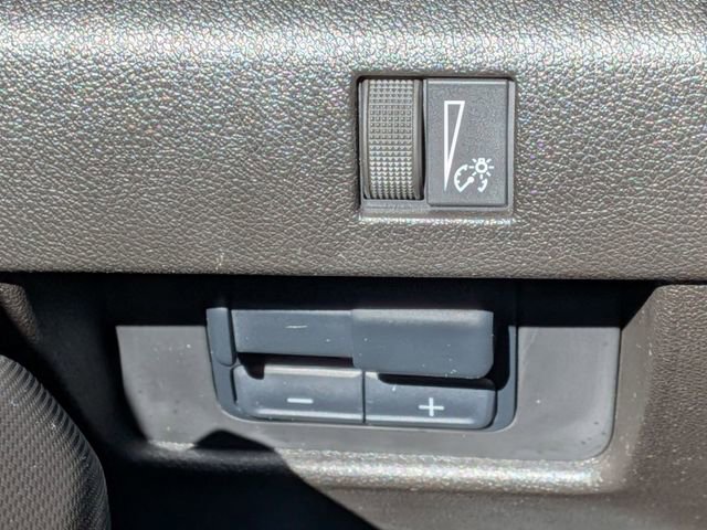 Used 2024 Chevrolet Colorado LT w/ LT Convenience Package II image 17