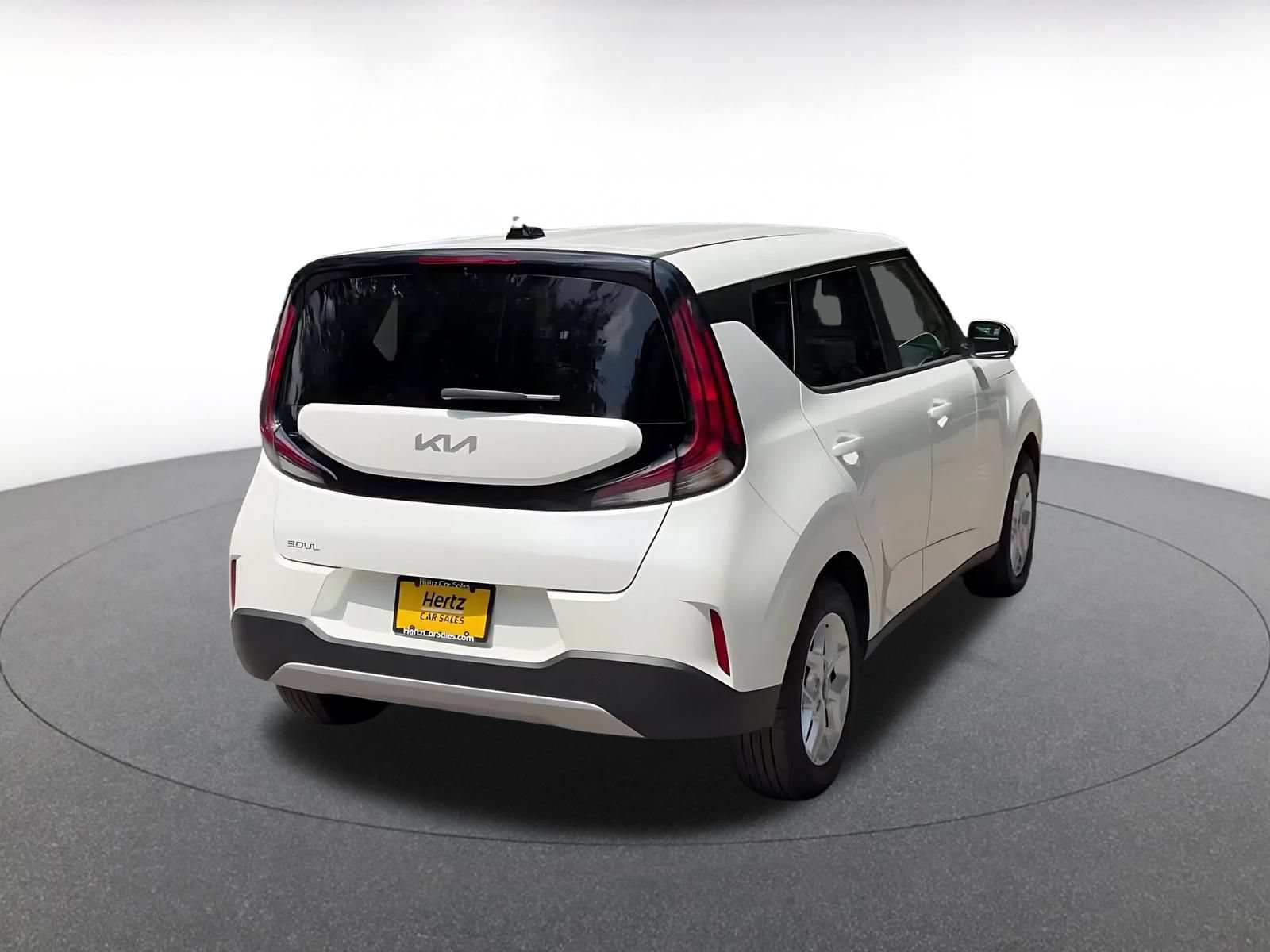 Used 2025 Kia Soul LX w/ LX Technology Package FWD image 14