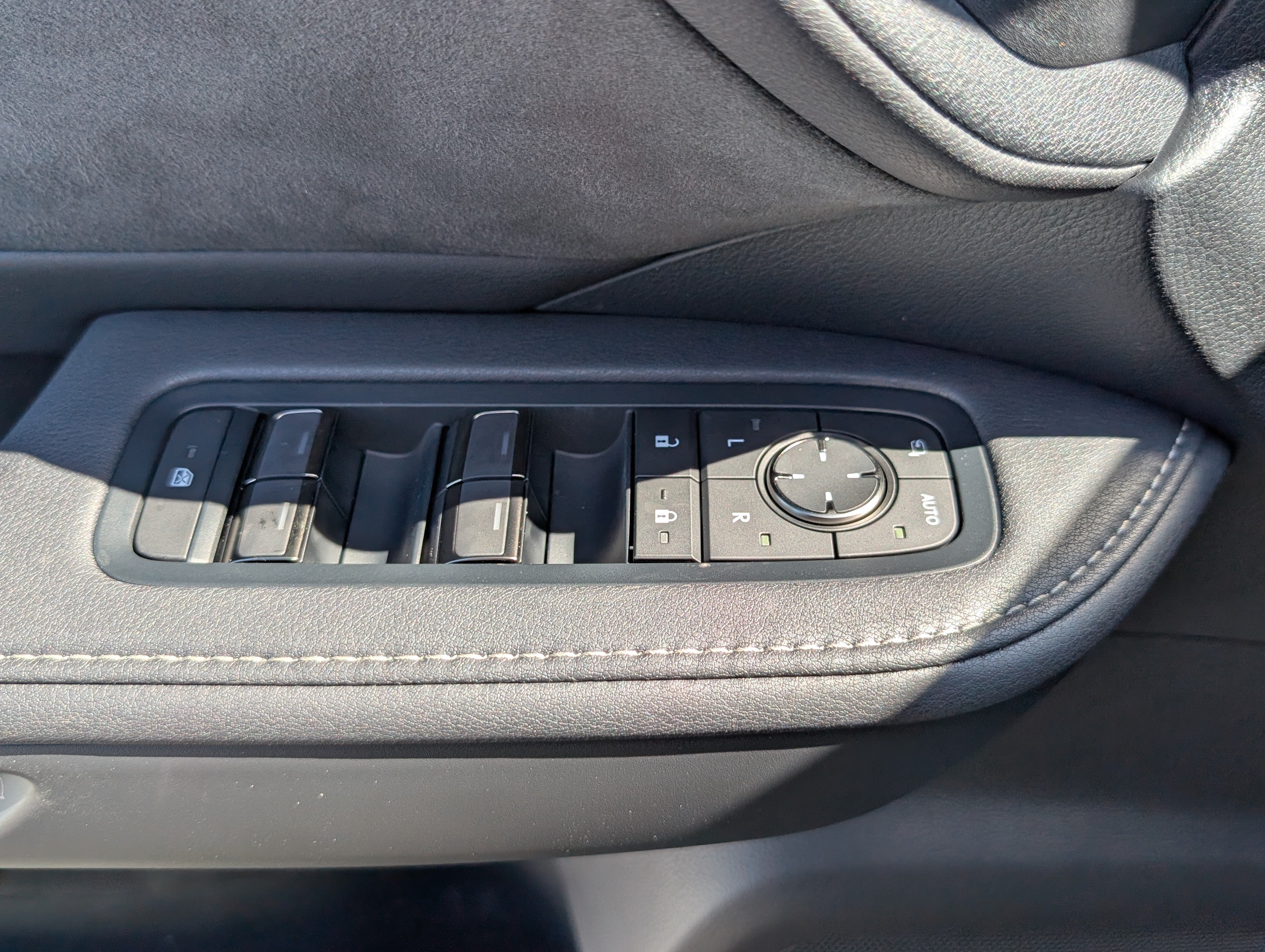 New 2026 Lexus TX 500h AWD w/ Technology Package image 18