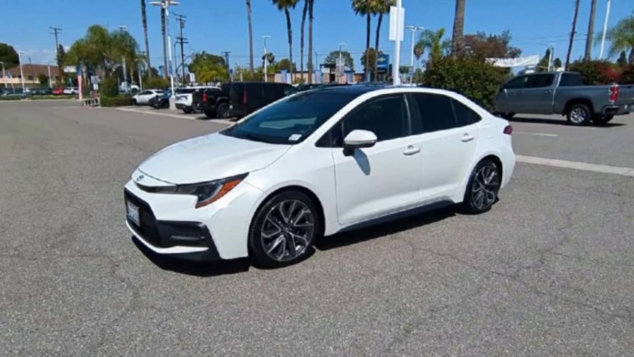 Used 2021 Toyota Corolla XSE w/ Carpet Mat Package (TMS) FWD image 4