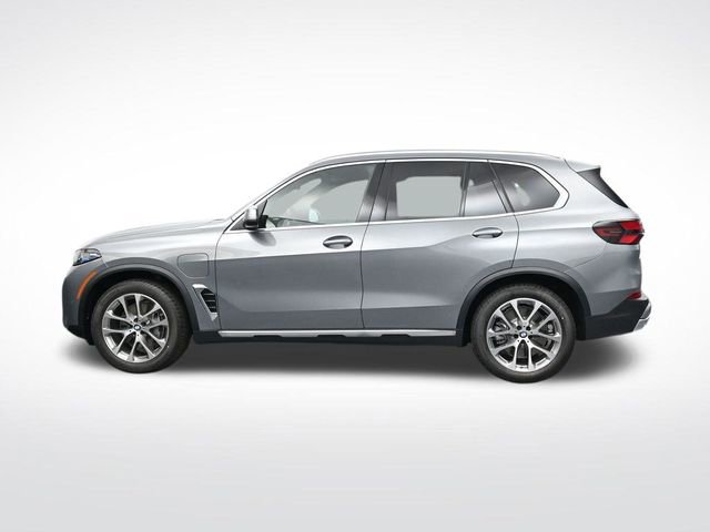 New 2026 BMW X5 xDrive50e w/ Climate Comfort Package image 8
