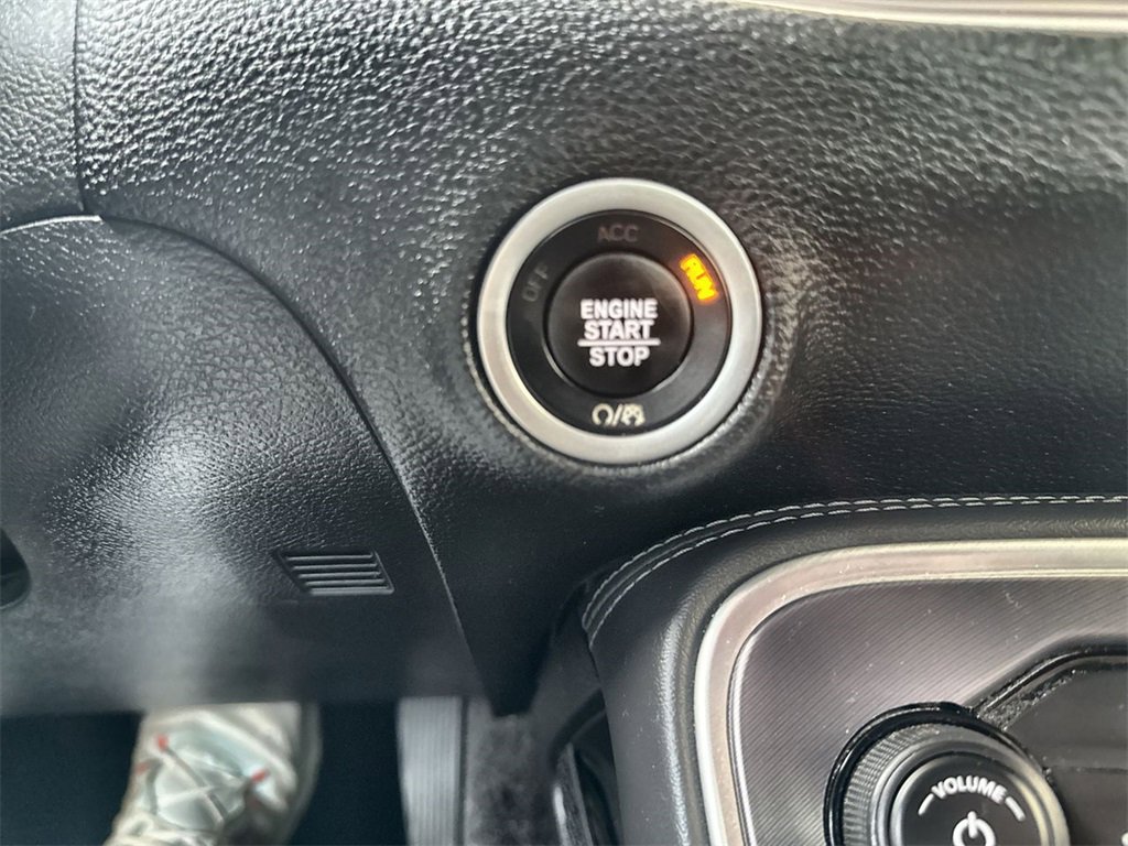 Used 2019 Dodge Challenger SXT w/ Blacktop Package image 16