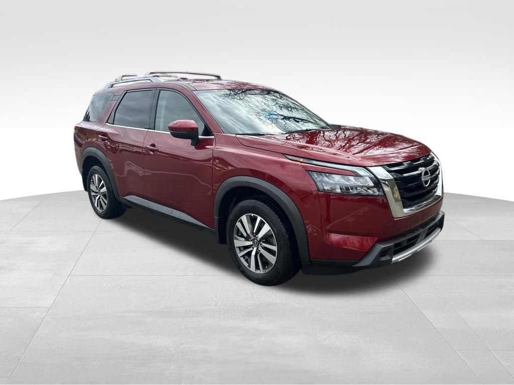 Certified 2025 Nissan Pathfinder SL image 9
