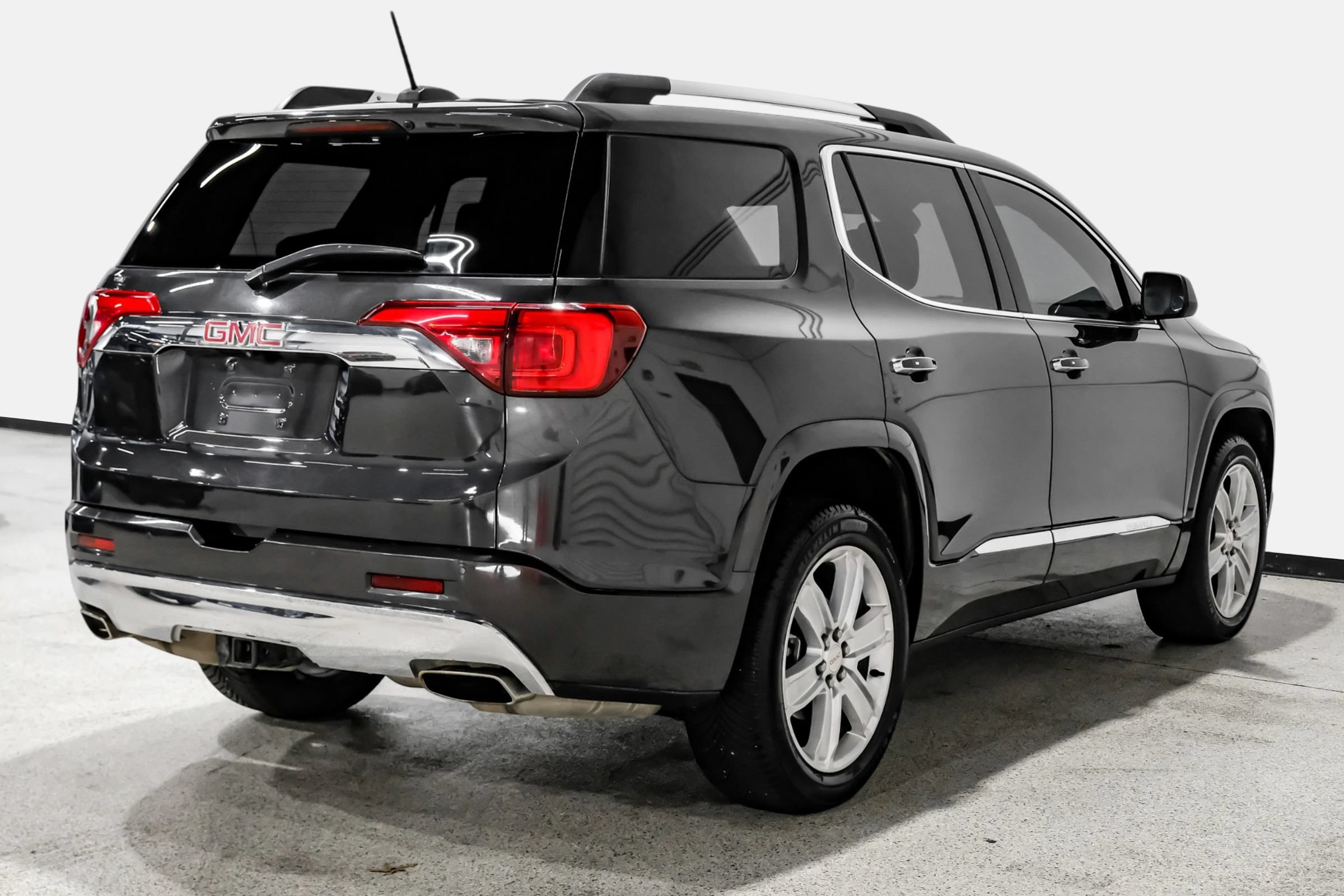 Used 2017 GMC Acadia Denali AWD/4WD image 6