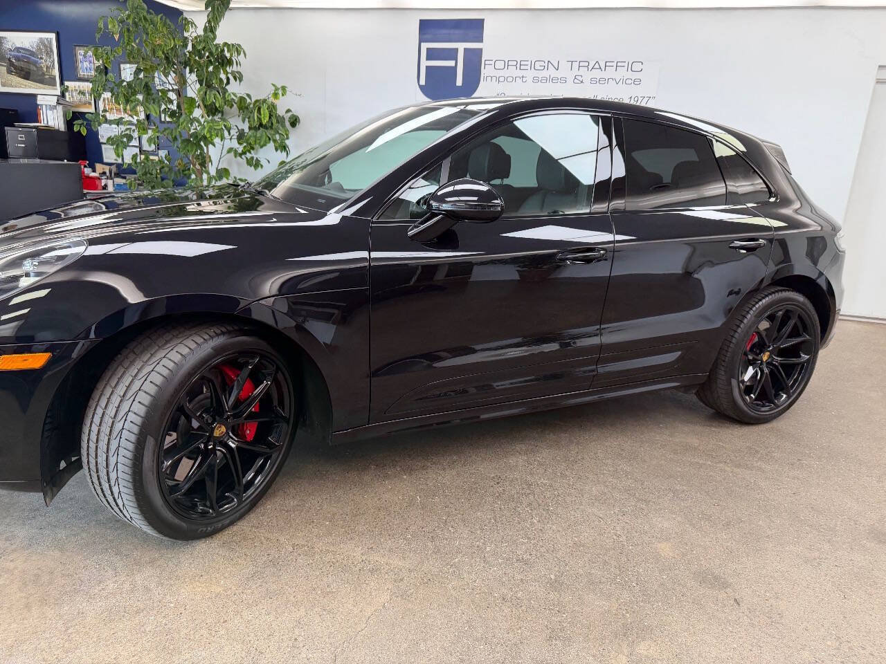 Used 2025 Porsche Macan GTS w/ Premium Package Plus (PU3) AWD/4WD image 27