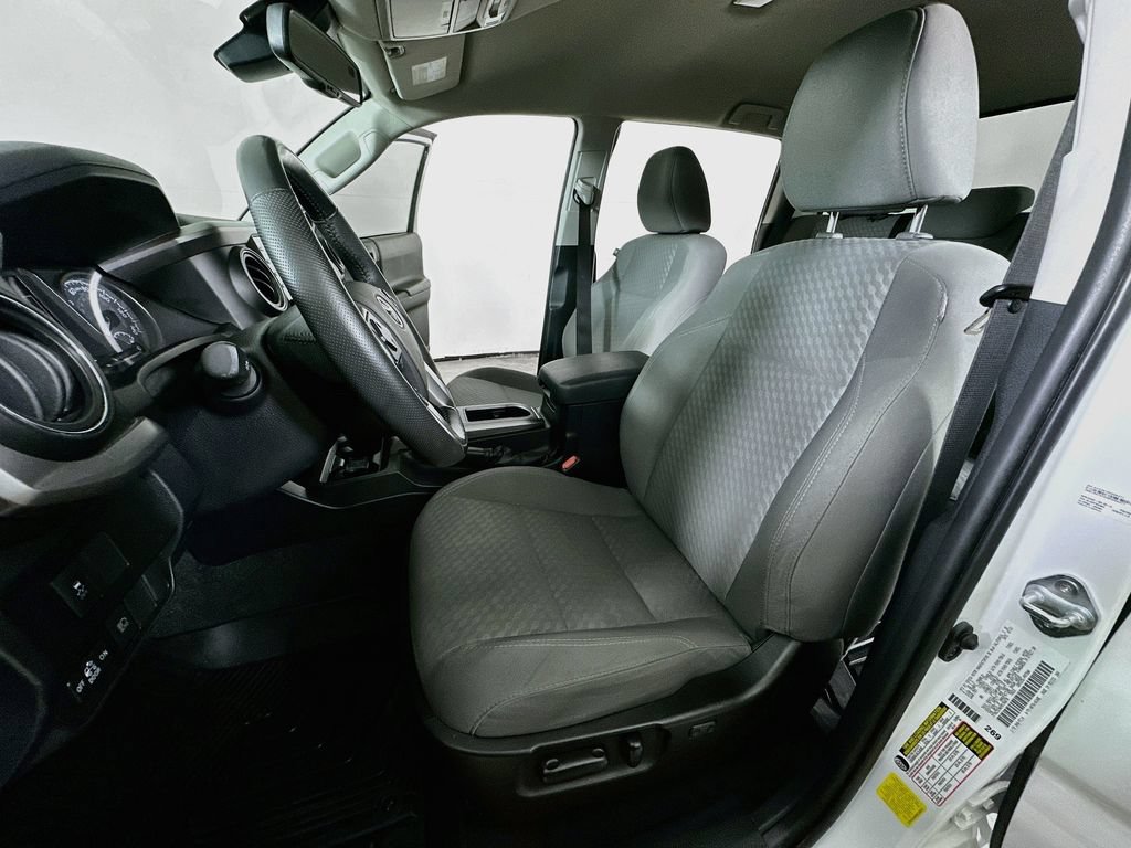 Used 2021 Toyota Tacoma SR5 RWD image 36