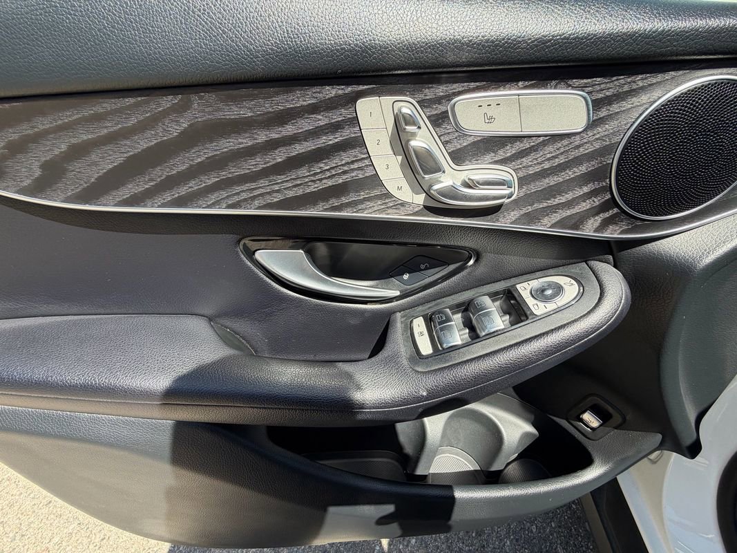 Used 2018 Mercedes-Benz GLC 300 4MATIC image 17