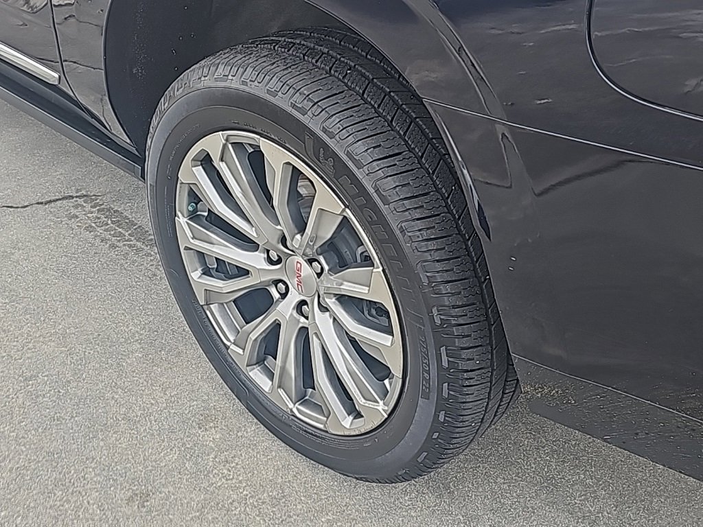 Used 2022 GMC Yukon XL Denali w/ Denali Ultimate Package image 9