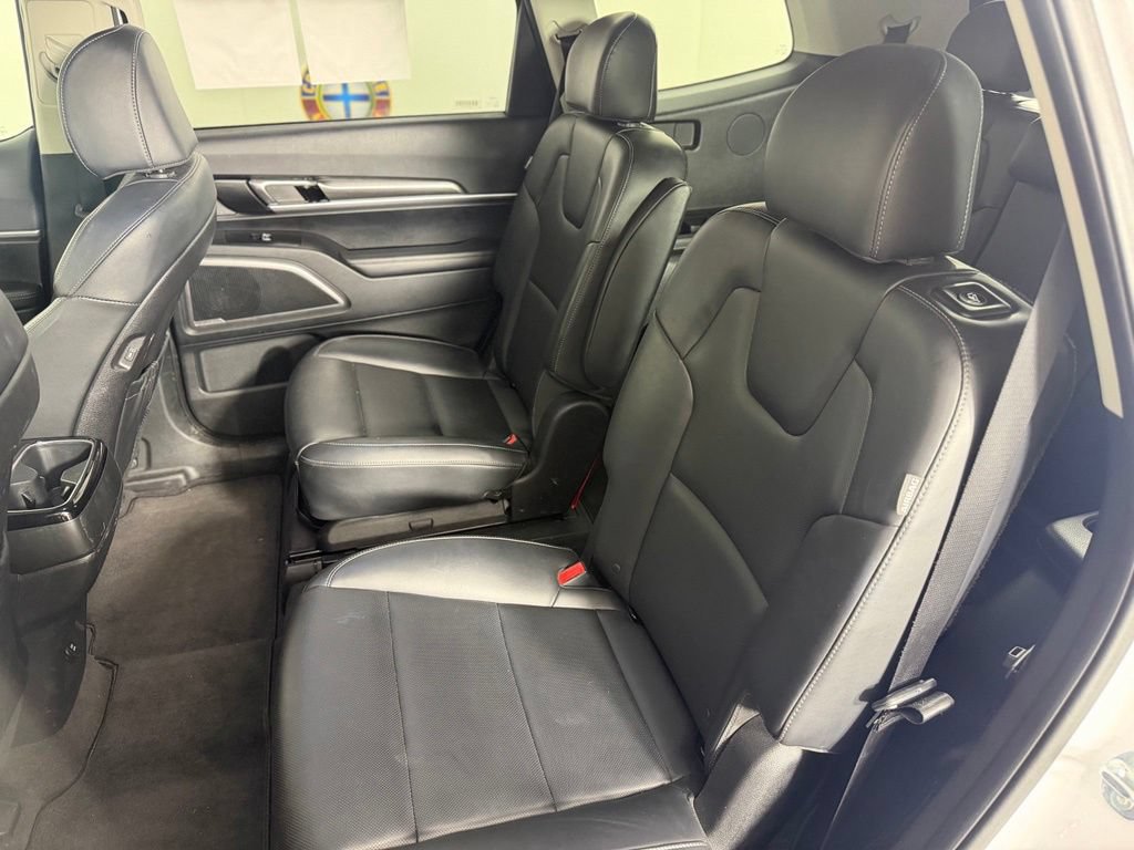 Used 2025 Kia Telluride S AWD/4WD image 16