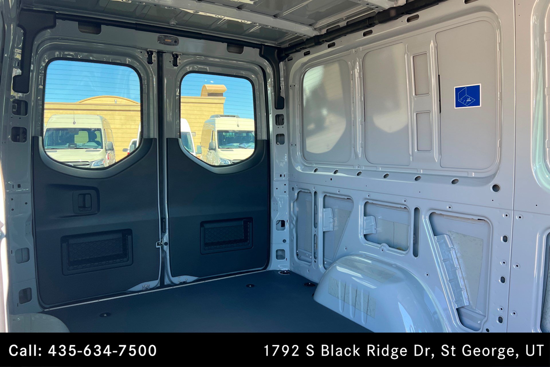 Used 2025 Mercedes-Benz Sprinter 2500 image 19