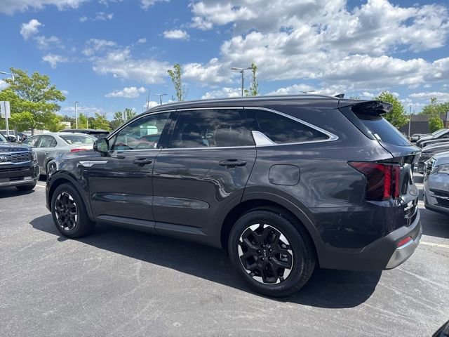Certified 2025 Kia Sorento S w/ Panoramic Sunroof Package image 3