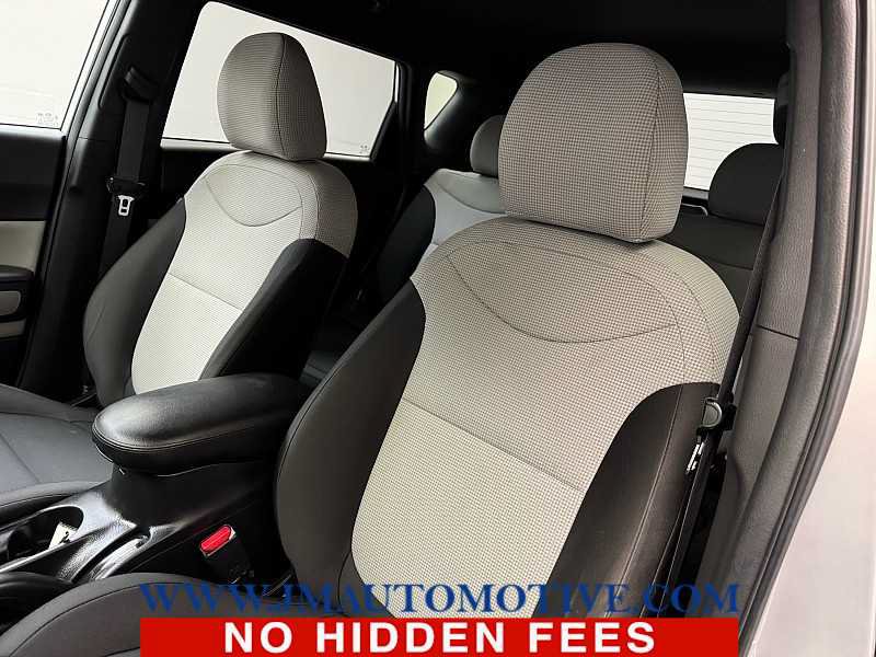 Used 2015 Kia Soul FWD image 13