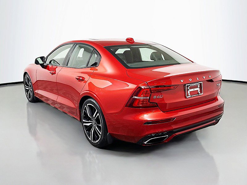 Used 2019 Volvo S60 T5 R-Design image 5