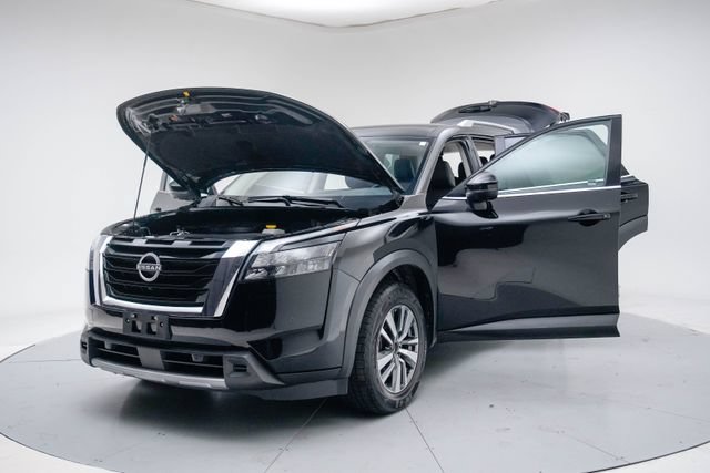 Used 2025 Nissan Pathfinder SL FWD image 18