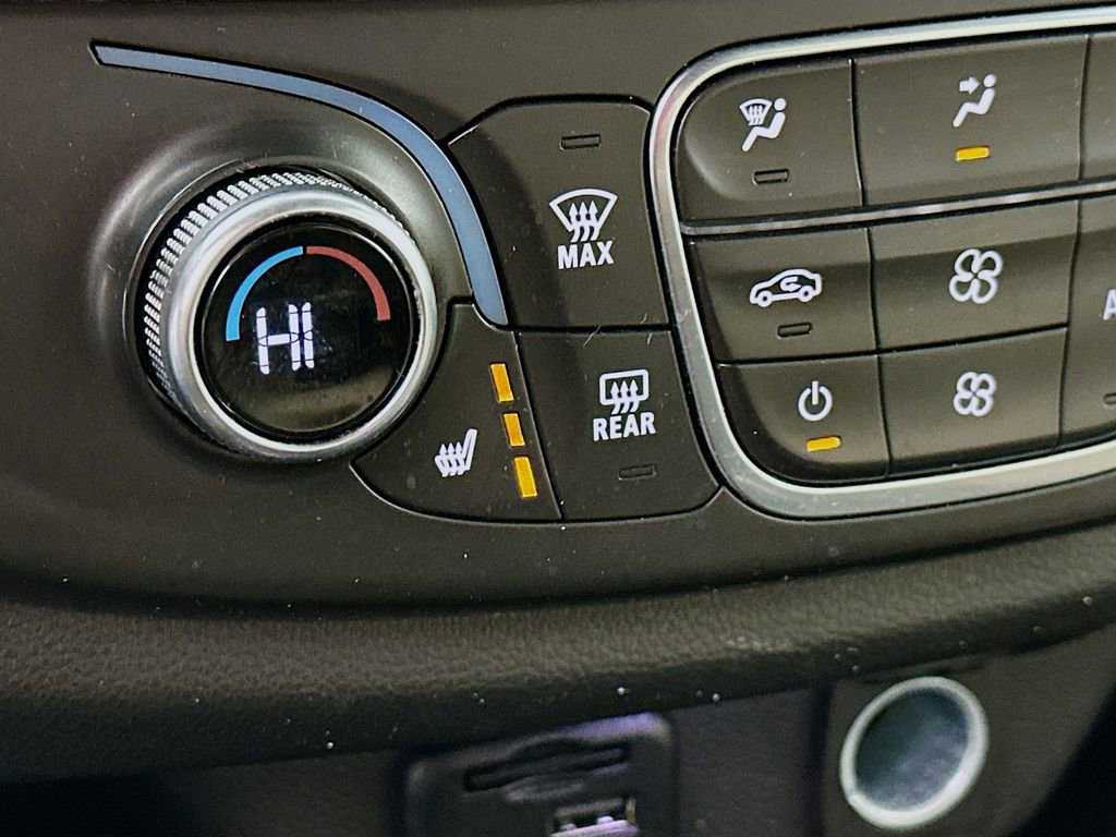 Used 2023 Chevrolet Traverse LT w/ LT Premium Package image 28