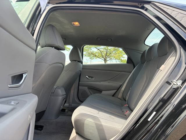 Used 2024 Hyundai Elantra SEL FWD image 7