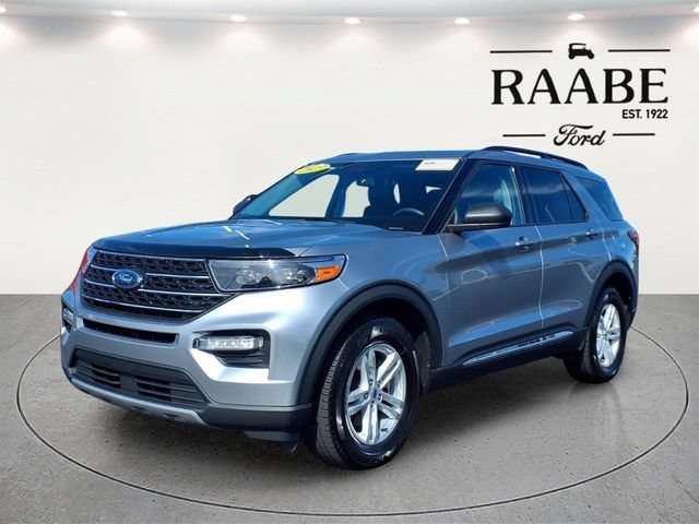 Certified 2023 Ford Explorer XLT w/ Equipment Group 202A AWD/4WD image 3