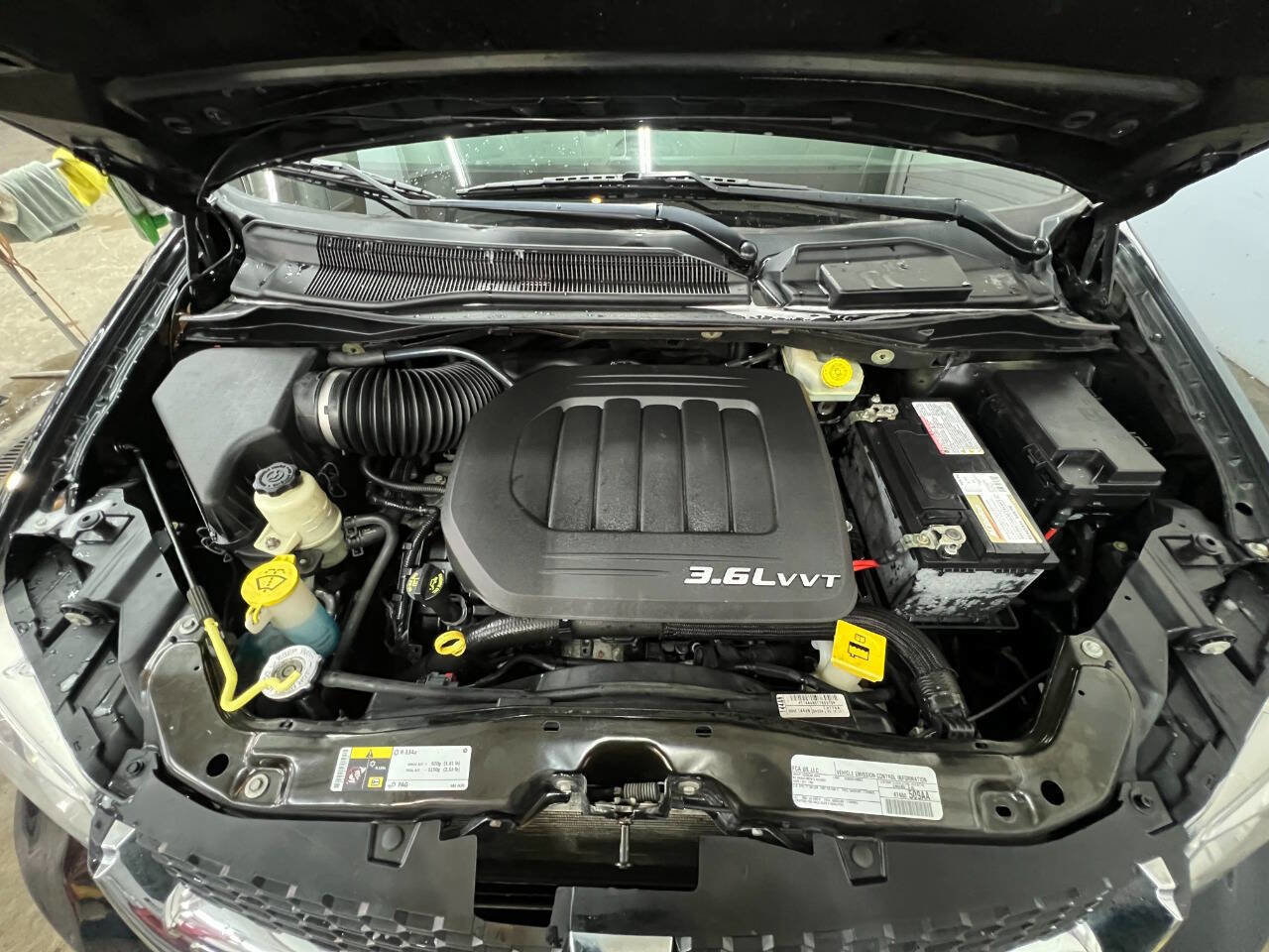 Used 2016 Dodge Grand Caravan SE image 26