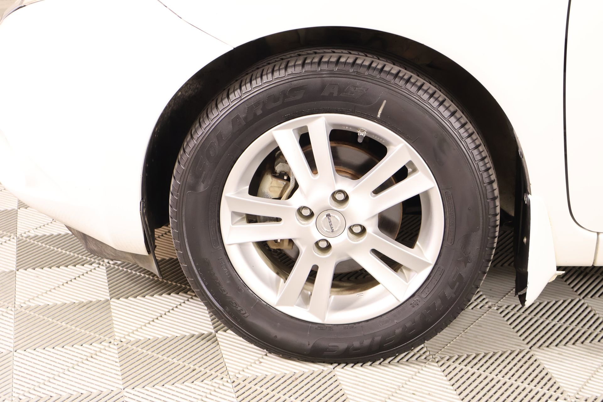 Used 2014 Nissan Versa Note SV w/ Sport Value Package FWD image 16
