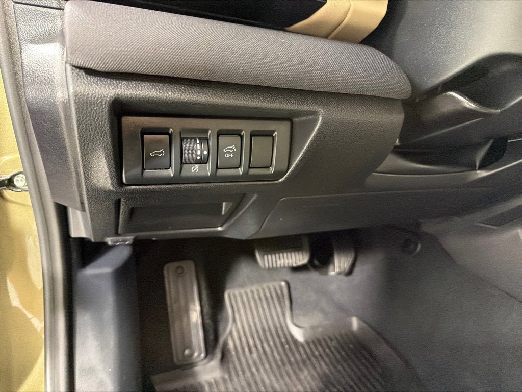 Used 2020 Subaru Outback Premium image 11