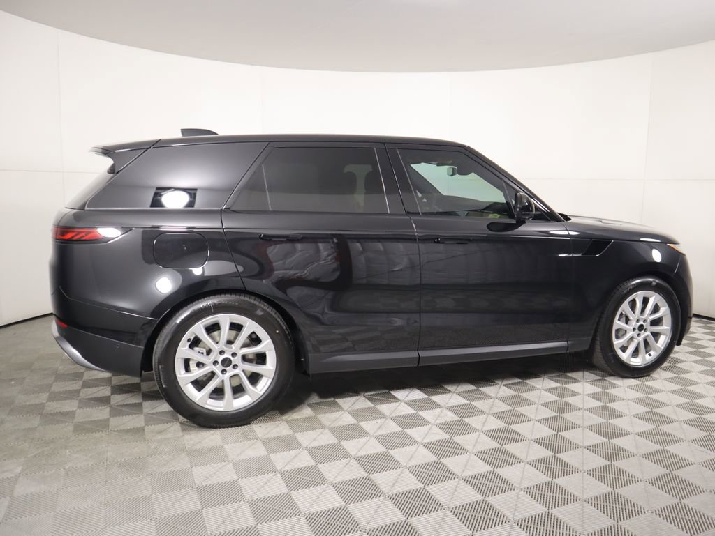 New 2026 Land Rover Range Rover Sport SE image 4