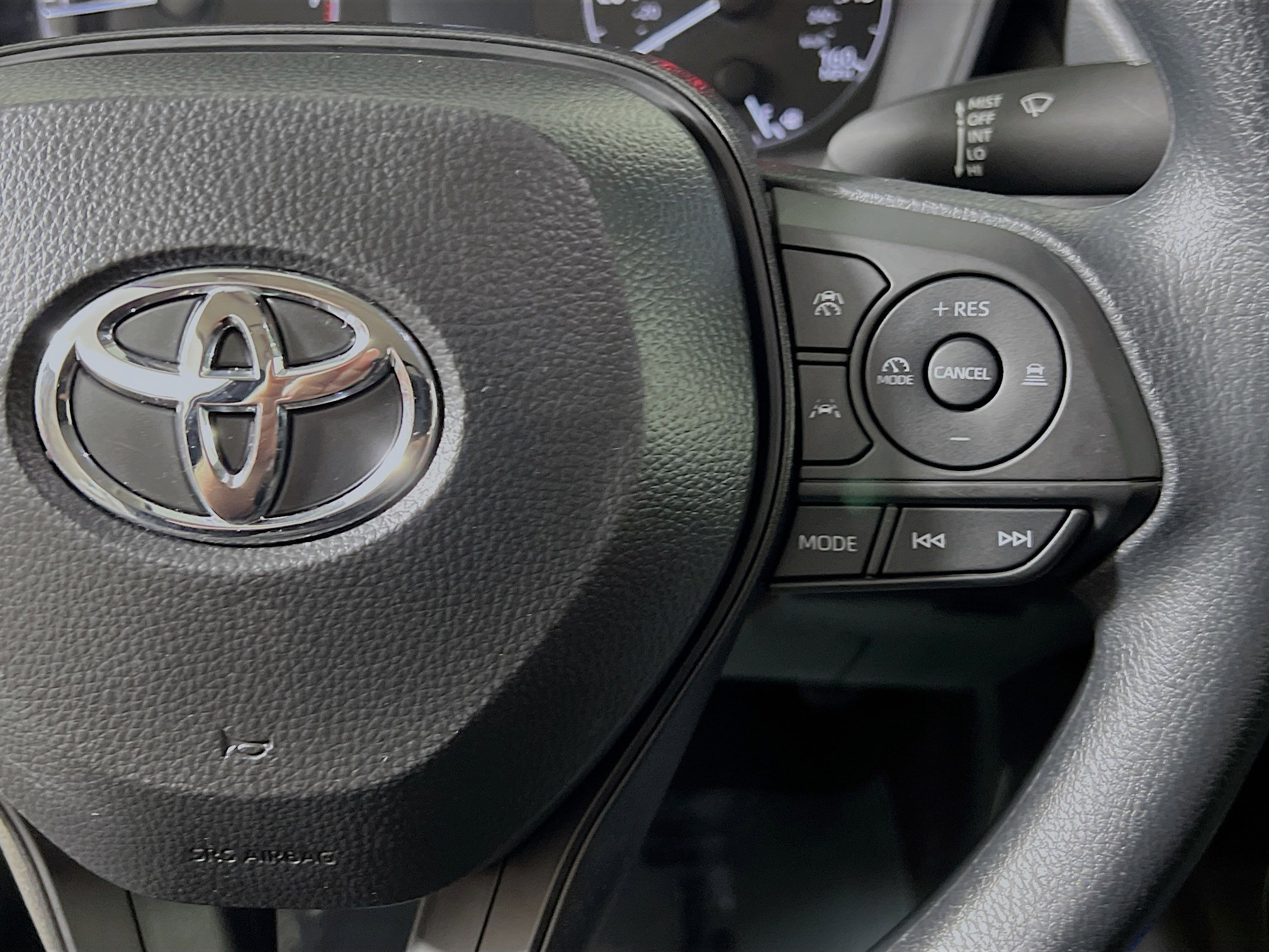 Used 2025 Toyota Corolla LE w/ Convenience Package image 20