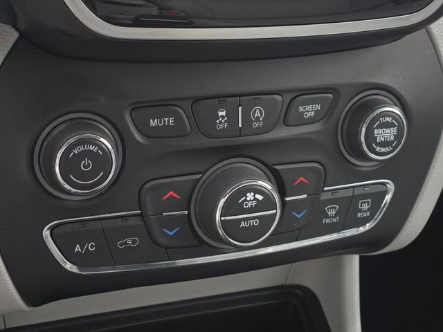 Used 2020 Jeep Cherokee Limited AWD/4WD image 22