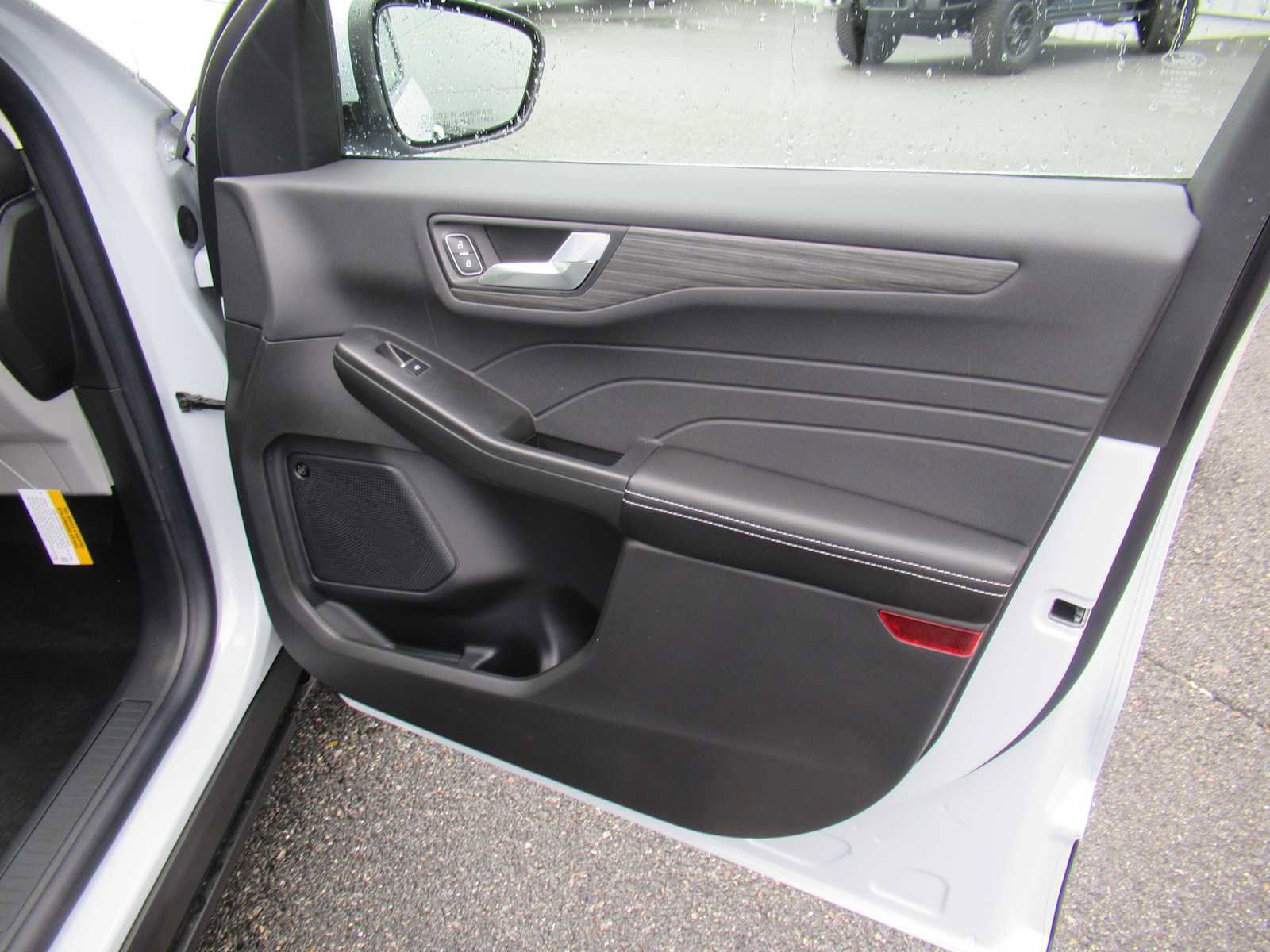 New 2025 Ford Escape SE w/ PHEV Premium Package image 21