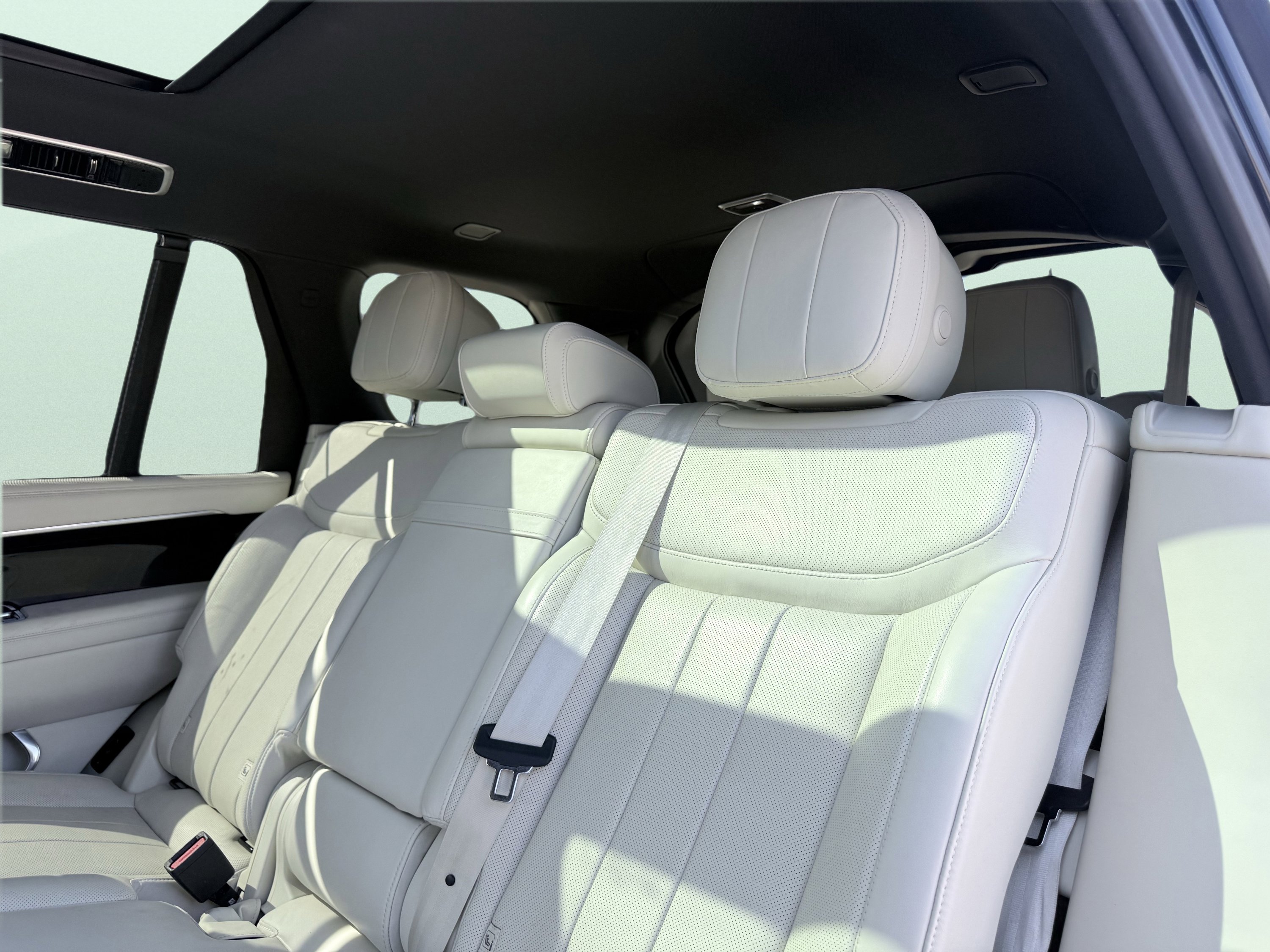 Used 2023 Land Rover Range Rover Long Wheelbase Autobiography image 44