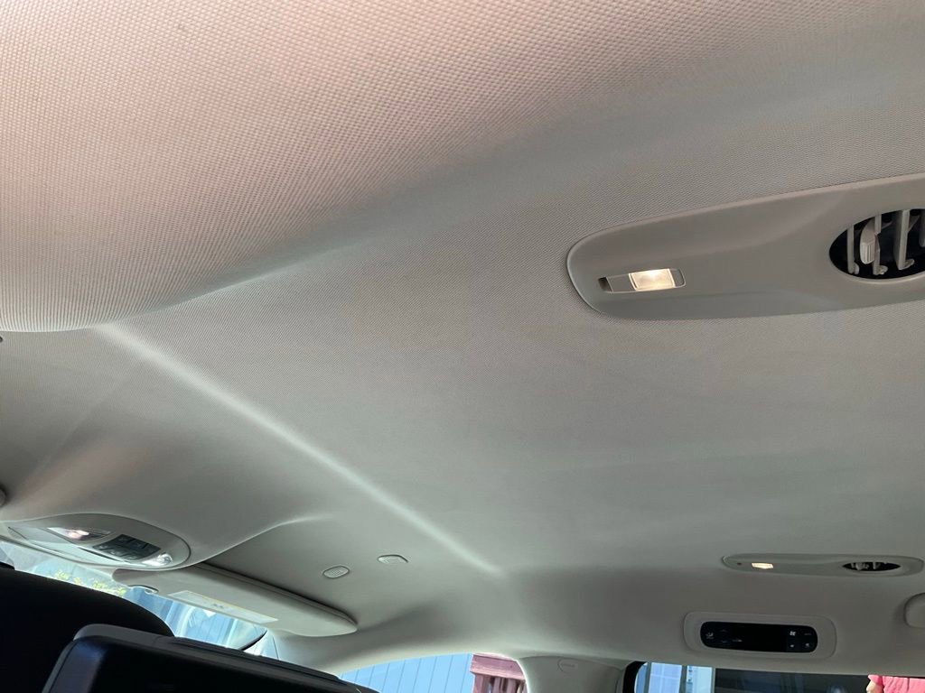 Used 2022 Chrysler Pacifica Touring-L w/ Uconnect Theater Family Group image 37