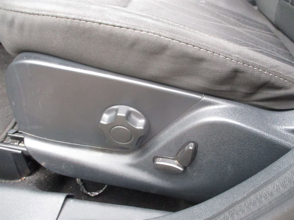 Used 2019 Ford EcoSport SE w/ SE Convenience Package image 11