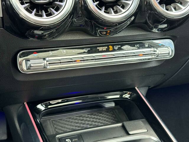 Used 2022 Mercedes-Benz EQB 300 4MATIC w/ Exclusive Package image 25