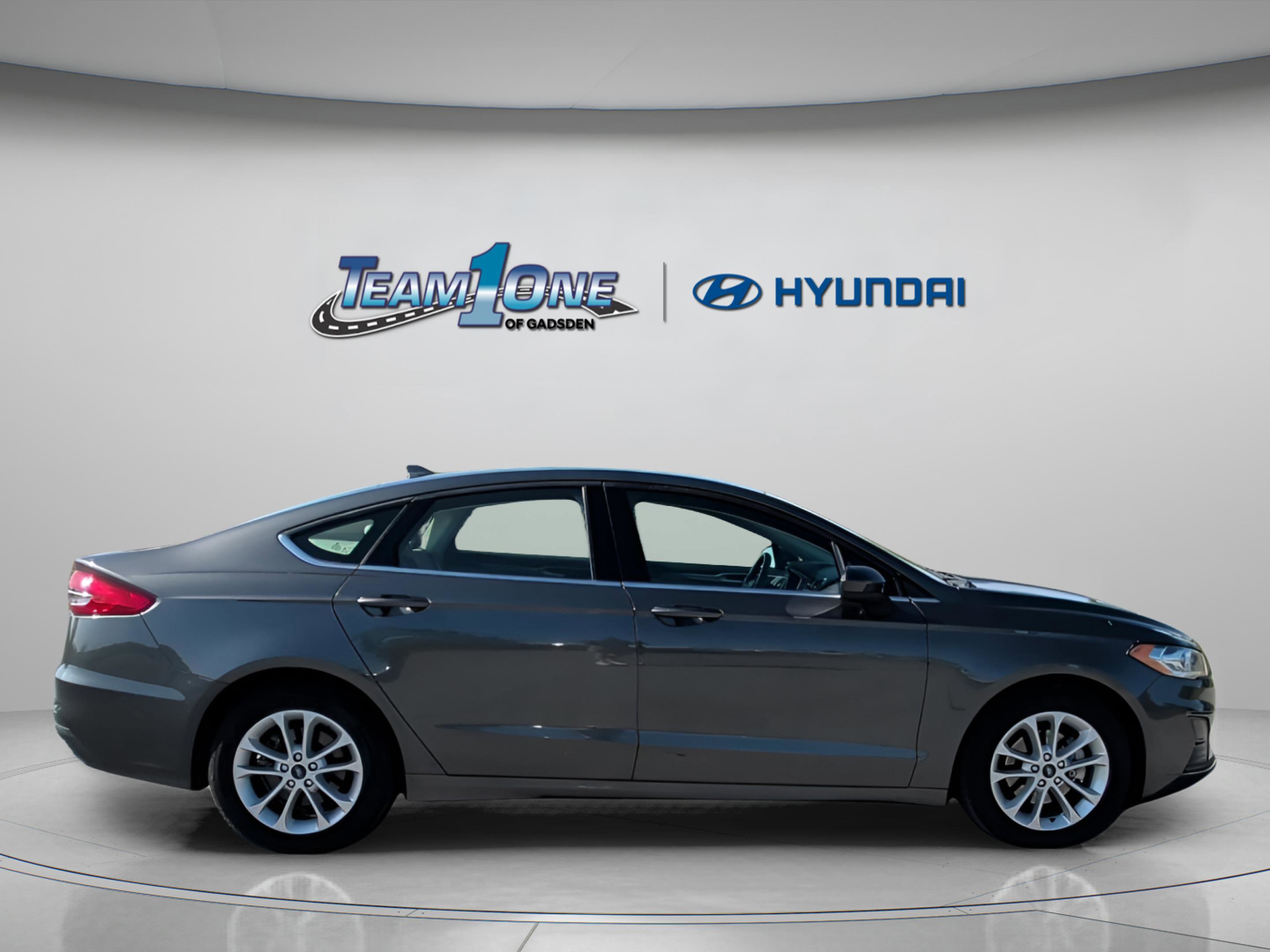 Used 2020 Ford Fusion SE image 9