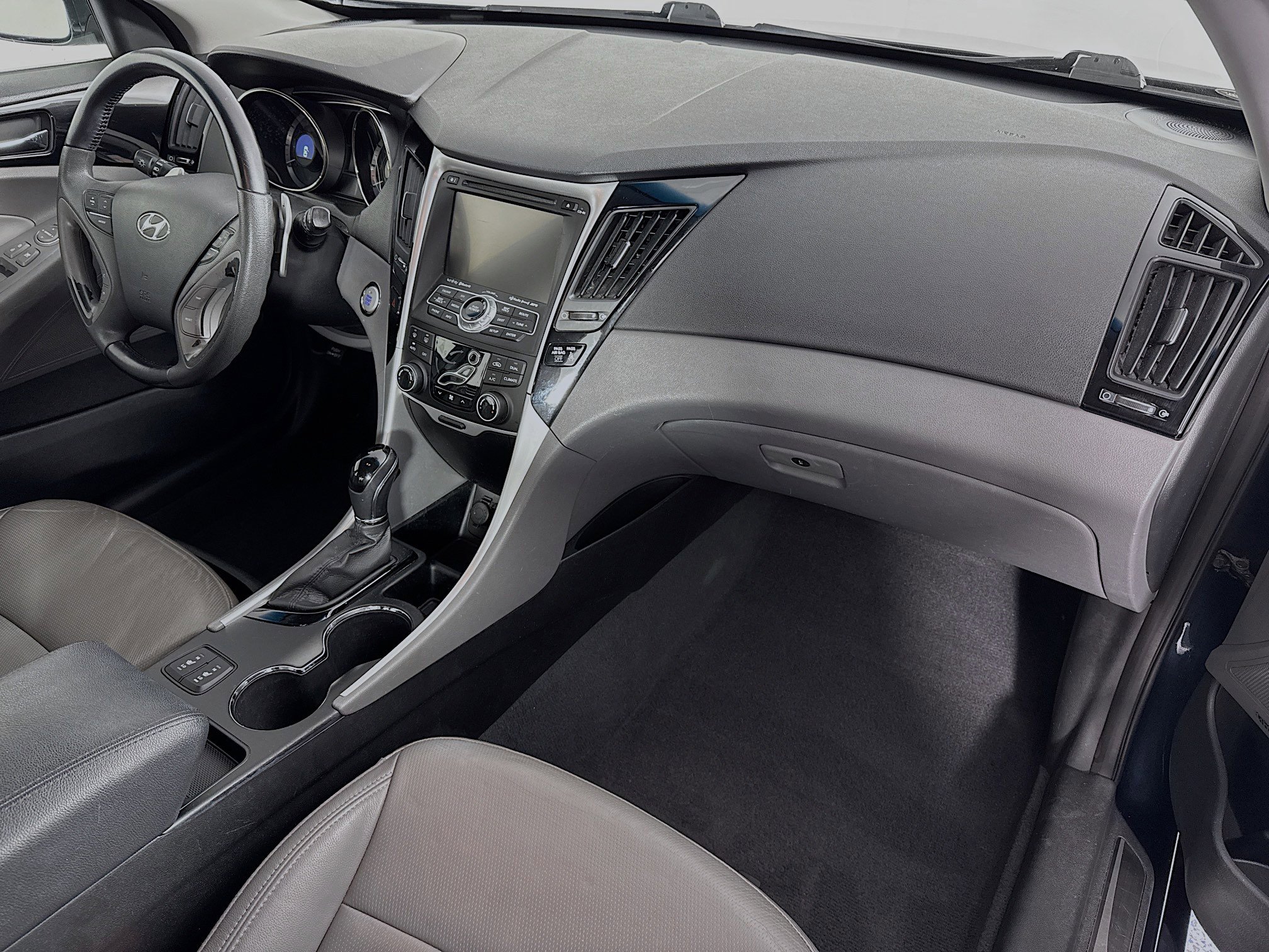 Used 2013 Hyundai Sonata Limited w/ Premium Pkg image 30