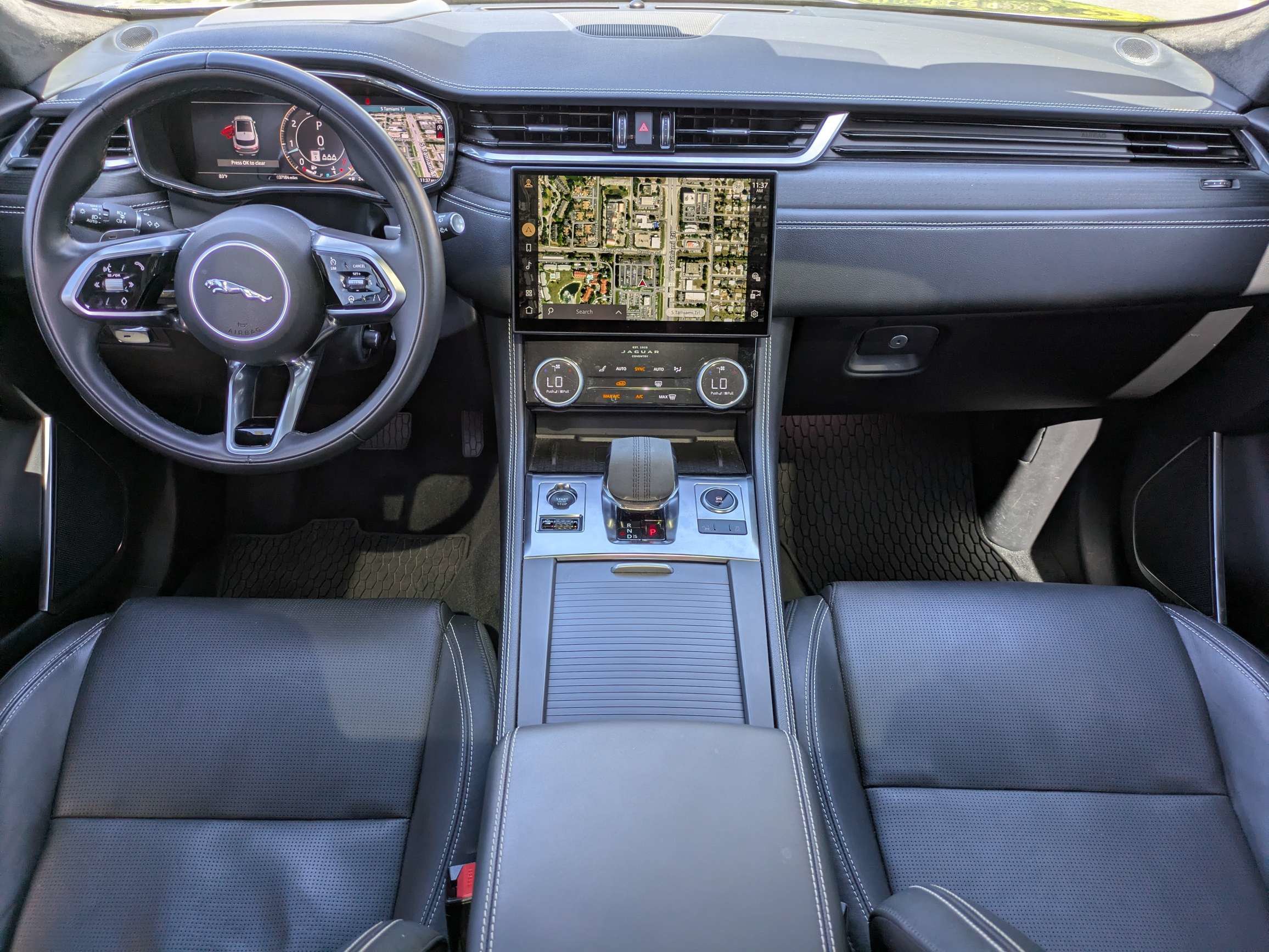 Used 2024 Jaguar F-PACE R-Dynamic S AWD/4WD image 13