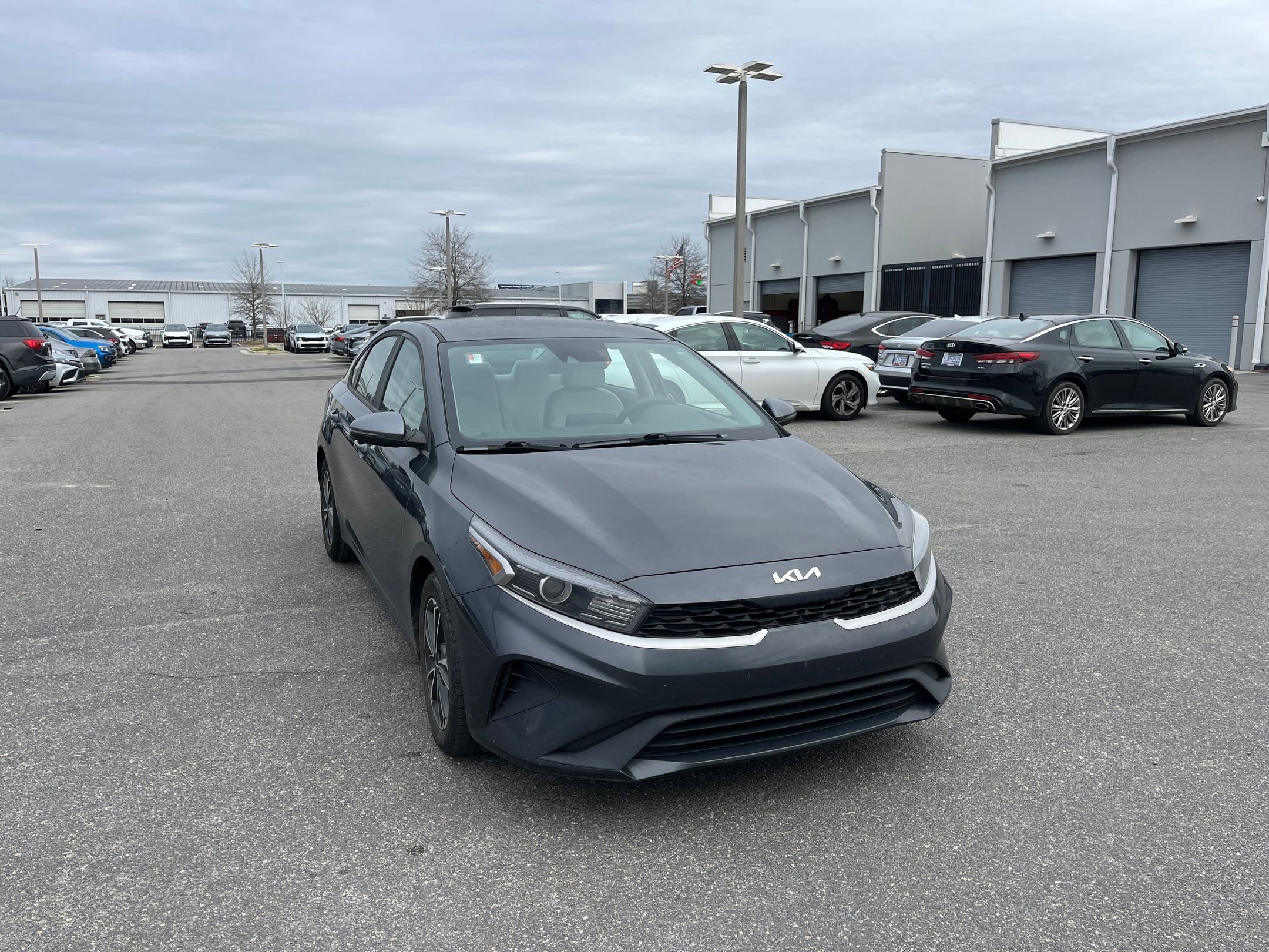 Used 2022 Kia Forte LXS w/ LXS Technology Package image 2