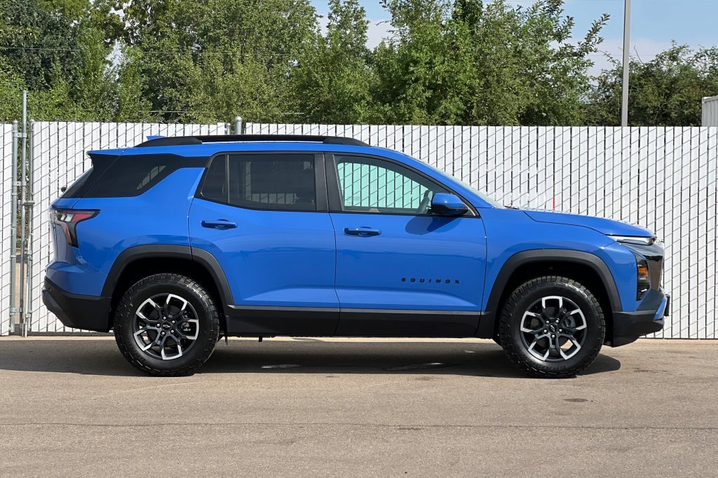 New 2026 Chevrolet Equinox ACTIV w/ Convenience Package III image 3
